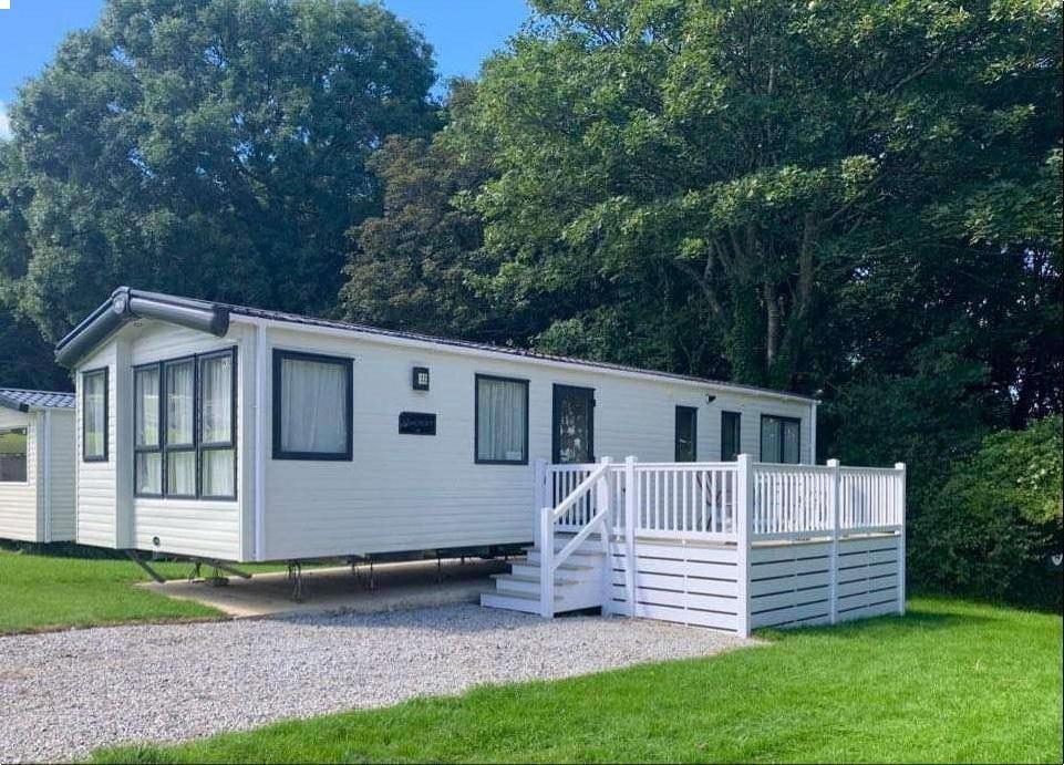 Luxury Pet Friendly Caravan for Hire at Trevella Park in