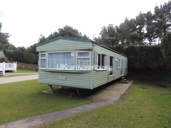 Dog Friendly Caravan for Hire on Newquay Holiday Park in