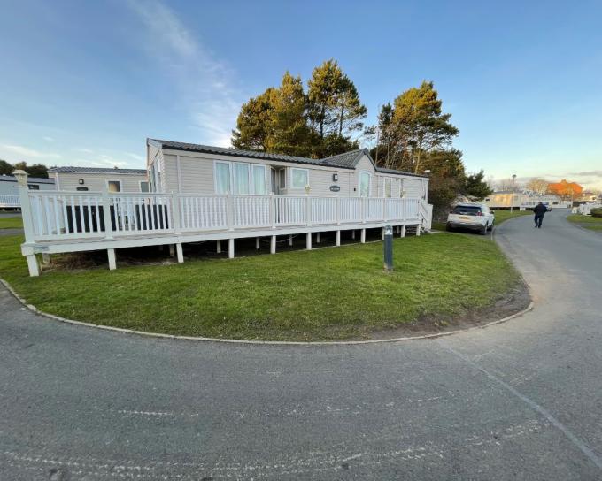  Cayton Bay Caravan Park 17038