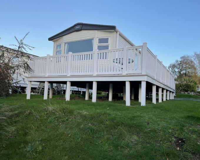  Rockley Park  19386