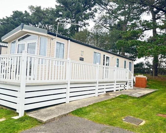  Shorefield Country Park 20550