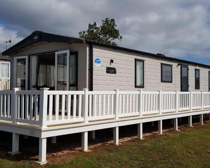  CW5 - Devon Cliffs Holiday Park 20786